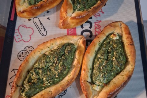 Cliquez pour zoomer ! Pide épinards et feta Thermomix par karinemayte