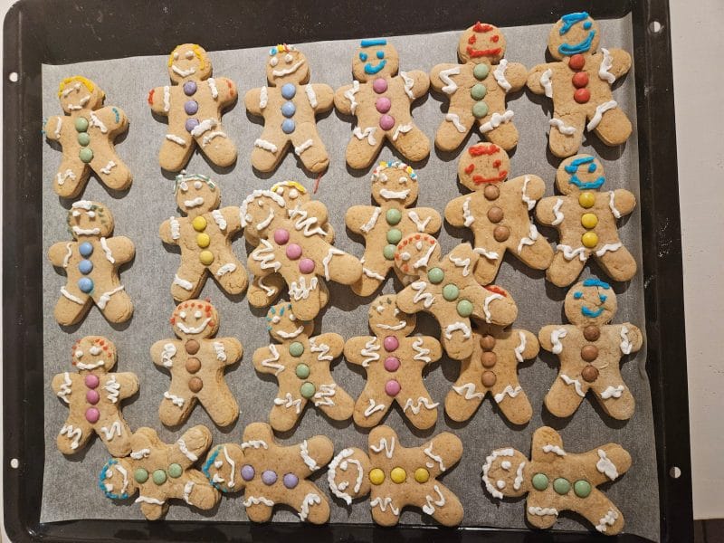 Cliquez pour zoomer ! Bonhommes en pain d’épices Thermomix par krapulette