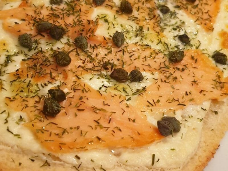 Cliquez pour zoomer ! Pizza au saumon et sauce kiri Thermomix par marielp56