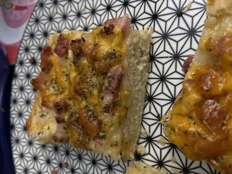 Cliquez pour zoomer ! Fougasse chèvre et lardons Thermomix par maeva_173