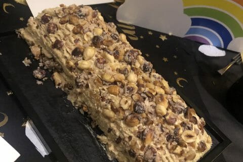 Cliquez pour zoomer ! Bûche pralinée aux éclats de noisettes caramélisés Thermomix par samy_9