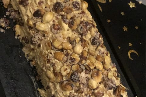 Cliquez pour zoomer ! Bûche pralinée aux éclats de noisettes caramélisés Thermomix par samy_9