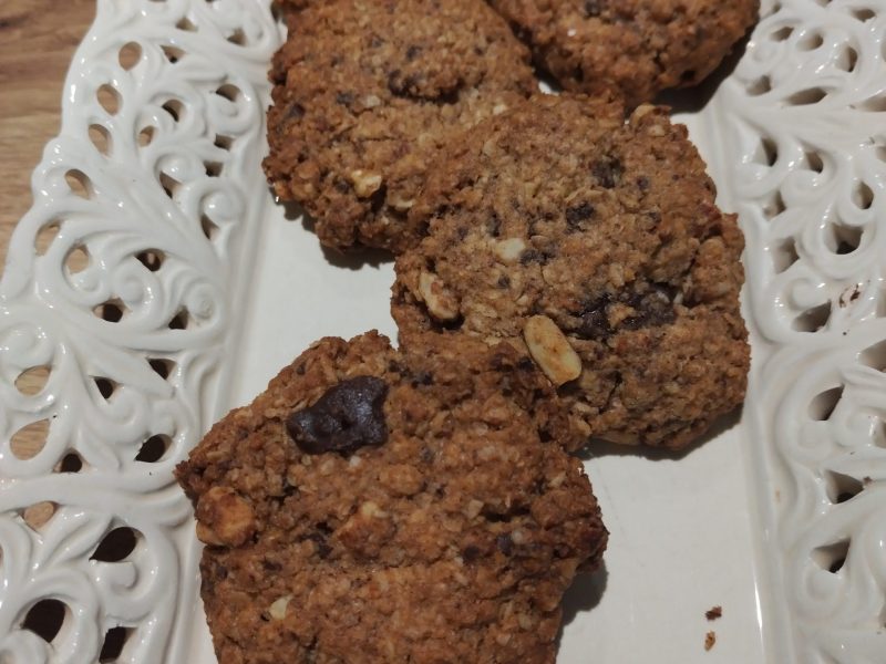 Cliquez pour zoomer ! Biscuits aux flocons d’avoine, cacahuètes et chocolat Thermomix par vero_79