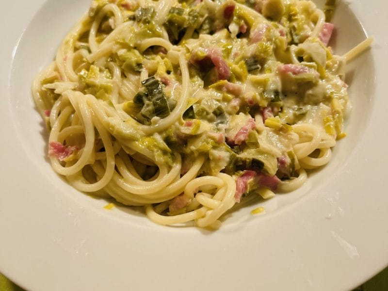 Cliquez pour zoomer ! Tagliatelles à la crème de poireaux Thermomix par I.Sit