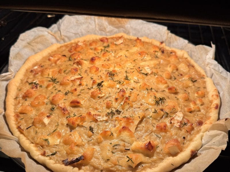 Cliquez pour zoomer ! Quiche oignons, chèvre et miel Thermomix par mathoumeow