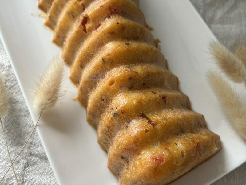 Cliquez pour zoomer ! Cake tomates mozzarella et lardons Thermomix par EncuisineavecCarla