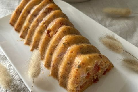 Cliquez pour zoomer ! Cake tomates mozzarella et lardons Thermomix par EncuisineavecCarla