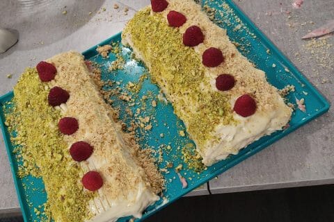 Cliquez pour zoomer ! Bûche de Noël framboises et chocolat blanc Thermomix par Riri-Imran-Ayden