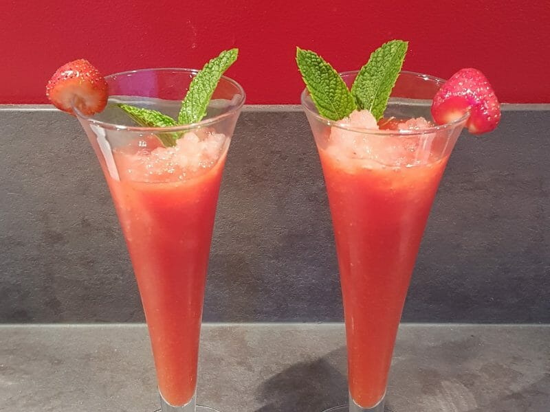 Cliquez pour zoomer ! Shot vodka fraise Thermomix par Véro