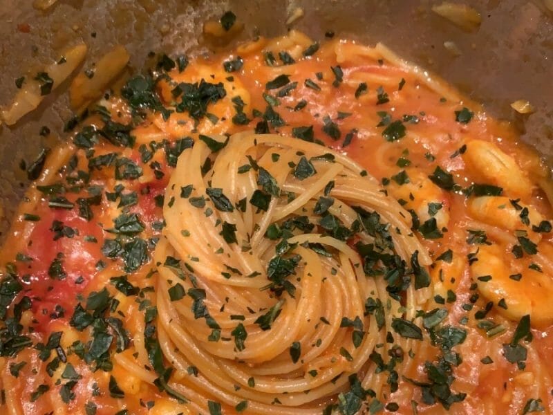 Cliquez pour zoomer ! Spaghettis aux crevettes et à l’ail Thermomix par celinebob