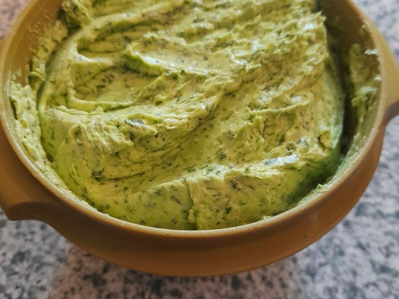 Beurre maître d'hôtel beurre d'escargots au Thermomix Cookomix