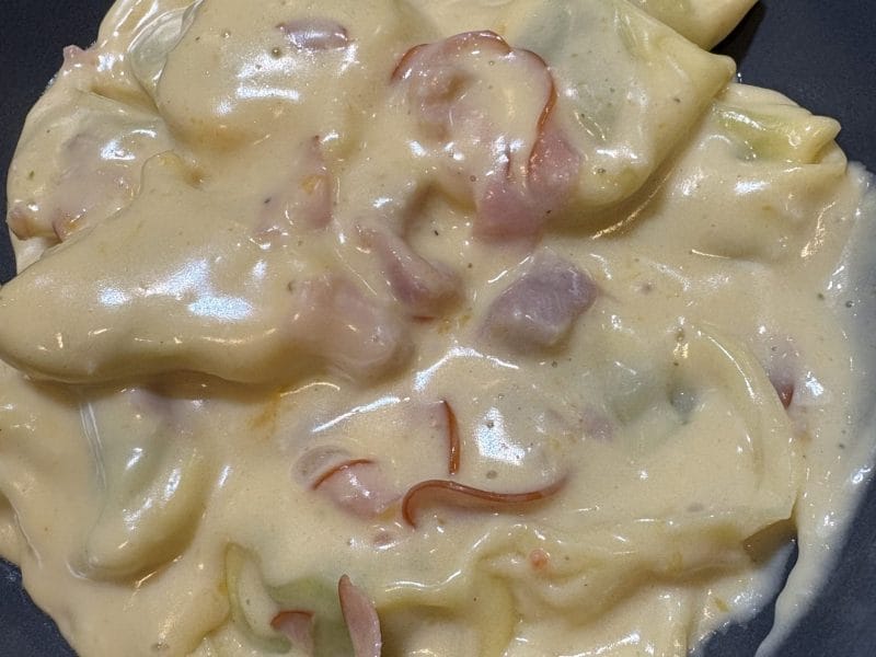 Cliquez pour zoomer ! Tortellini sauce crémeuse au jambon Thermomix par anneglaude