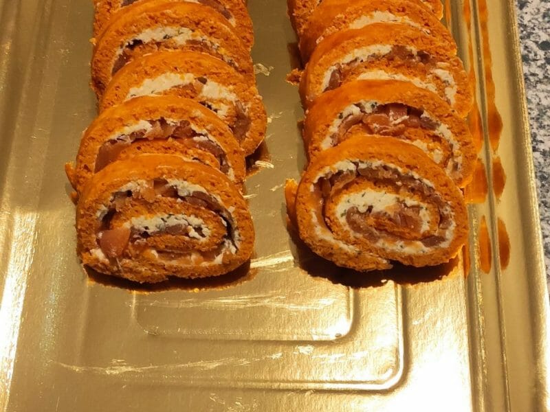 Cliquez pour zoomer ! Roulé à la tomate, saumon et fromage Thermomix par adeline_288