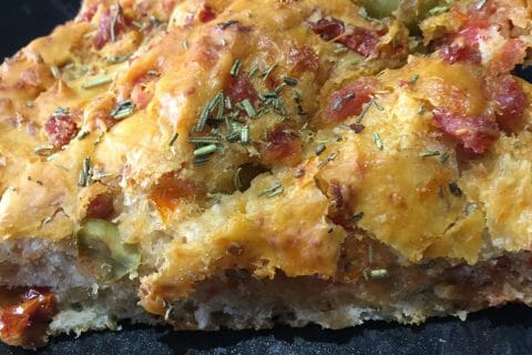 Cliquez pour zoomer ! Fougasse olives et lardons Thermomix par Ansooo