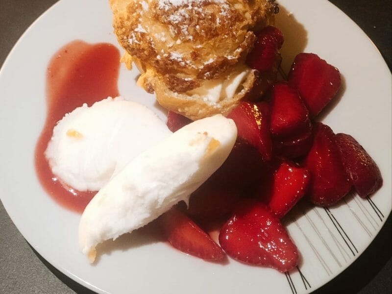 Cliquez pour zoomer ! Choux craquelin fraises chantilly Thermomix par Véromix ☺️