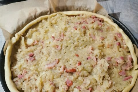 Cliquez pour zoomer ! Tarte aux oignons, lardons et moutarde douce Thermomix par juliebonc86