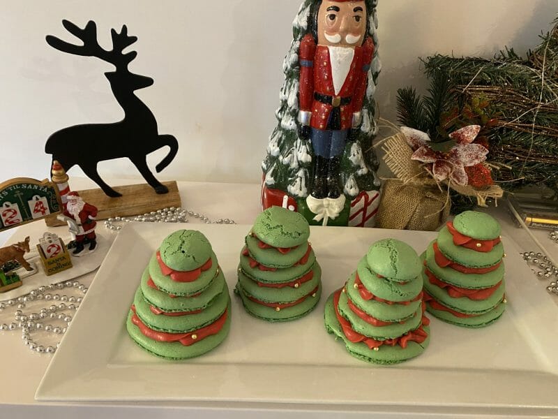 Cliquez pour zoomer ! Sapins de macarons à la framboise Thermomix par gwen