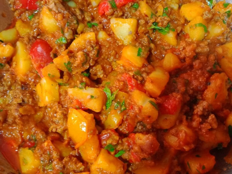 Cliquez pour zoomer ! Boeuf aux poivrons et pommes de terre Thermomix par bilouke