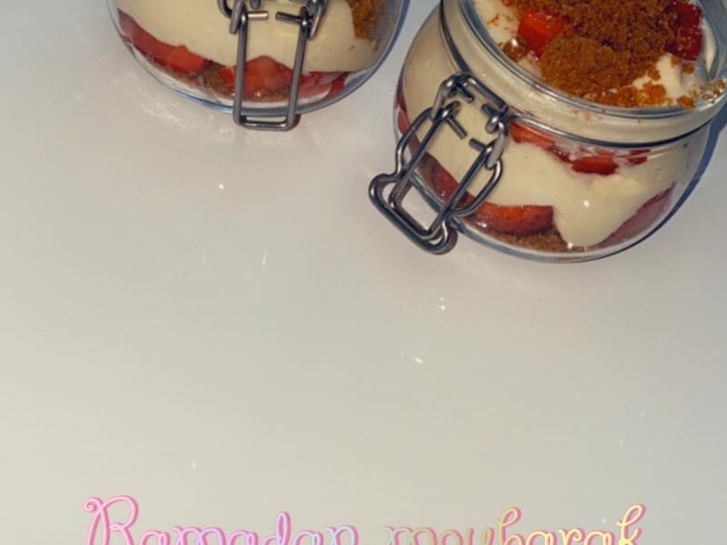 Cliquez pour zoomer ! Tiramisu aux framboises et spéculoos Thermomix par houda421