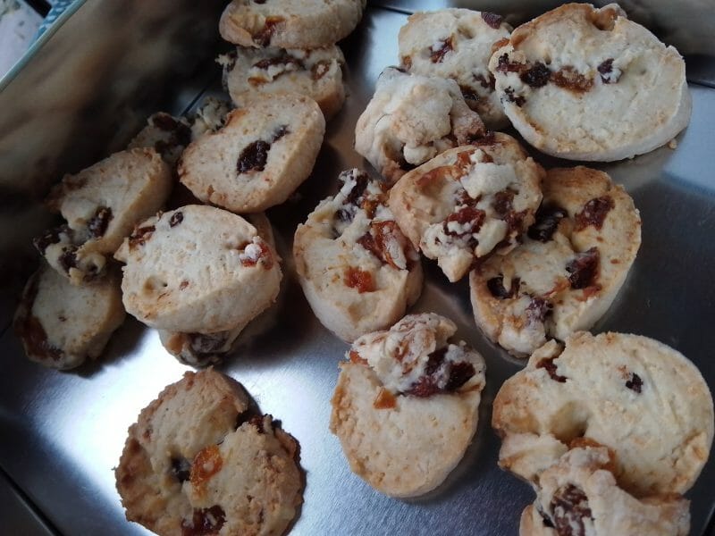 Cliquez pour zoomer ! Sablés aux raisins secs et au rhum Thermomix par Biques