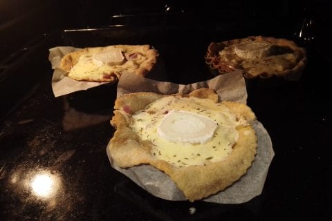 Cliquez pour zoomer ! Quiche oignons, chèvre et miel Thermomix par Biques