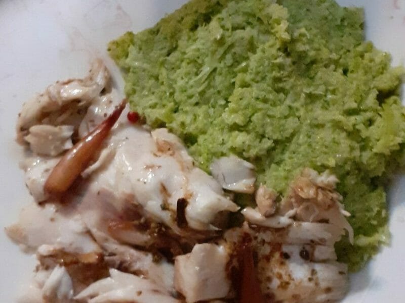 Cliquez pour zoomer ! Saumon sur purée de brocolis Thermomix par dominique_102