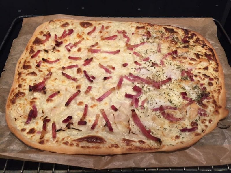 Flammekueche traditionnelle au Thermomix - Cookomix Flammekueche traditionnelle au Thermomix - Cookomix