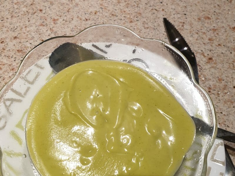 Cliquez pour zoomer ! Velouté de brocoli et feta Thermomix par Vanessa40180