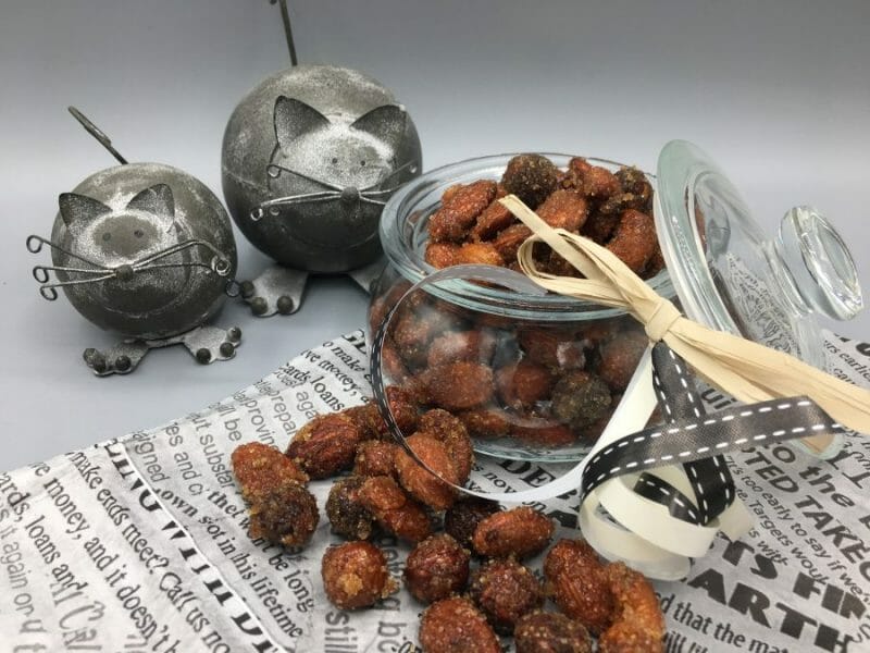 Cliquez pour zoomer ! Amandes grillées à la cannelle et au miel Thermomix par Mokaroyal