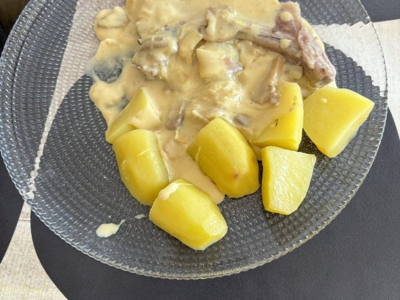 Cliquez pour zoomer ! Côtes de porc et sa sauce moutardée Thermomix par lhmp