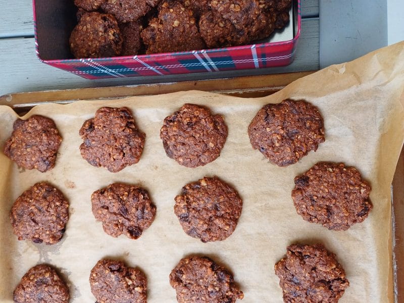 Cliquez pour zoomer ! Biscuits chocolat, raisins et noisettes Thermomix par mm65320