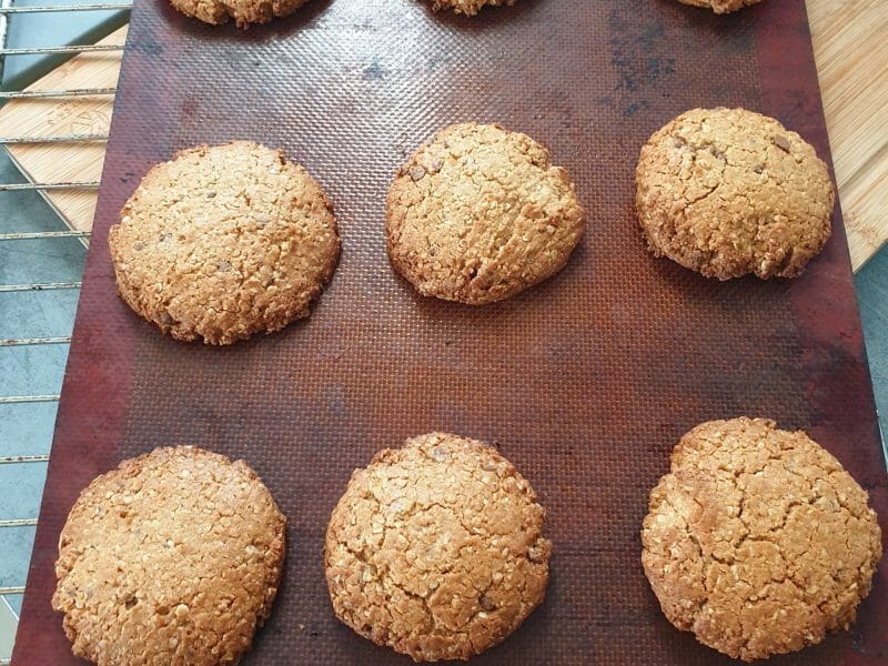 Cliquez pour zoomer ! Biscuits aux flocons d’avoine, cacahuètes et chocolat Thermomix par Elo