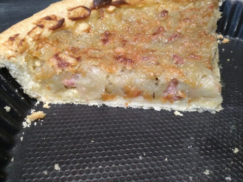 Cliquez pour zoomer ! Tarte aux oignons, lardons et moutarde douce Thermomix par pal49