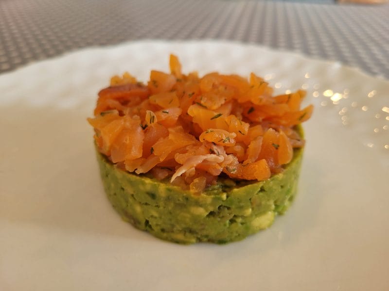 Cliquez pour zoomer ! Tartare aux 2 saumons sur purée d’avocat Thermomix par Leeloo50432
