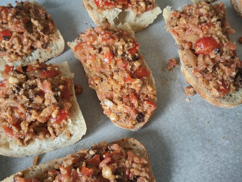 Cliquez pour zoomer ! Crostini tomates, olives et mozzarella Thermomix par sly_2