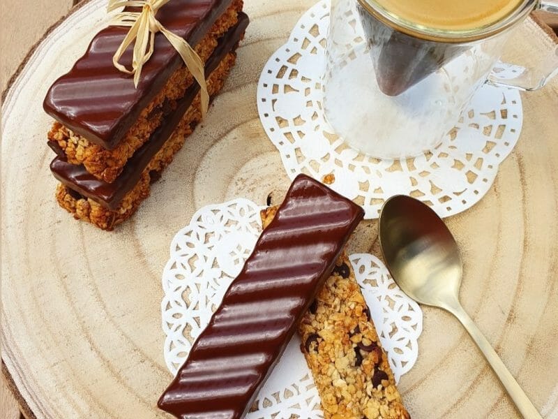 Cliquez pour zoomer ! Barres de céréales à l’avoine, noisettes, banane et chocolat Thermomix par aurelie_isabel