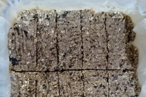 Cliquez pour zoomer ! Barres de céréales à la banane, noix et dattes Thermomix par verobleu