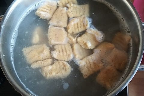 Cliquez pour zoomer ! Capunsei au beurre de sauge – Gnocchi de pain Thermomix par verobleu