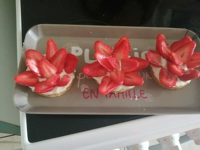 Cliquez pour zoomer ! Tarte aux fraises sans cuisson Thermomix par lilou33440
