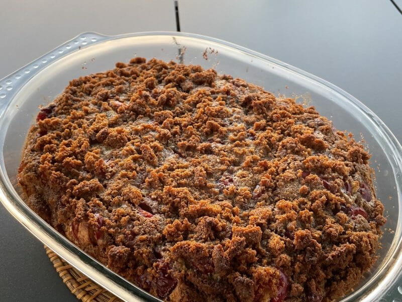 Cliquez pour zoomer ! Clafoutis cerises, noisettes et crumble spéculoos Thermomix par Laureen54