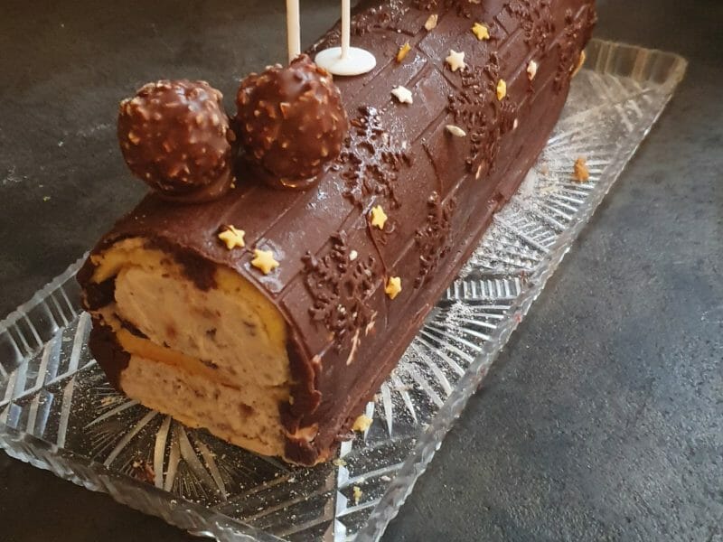 Cliquez pour zoomer ! Bûche Ferrero Rocher Thermomix par laura668