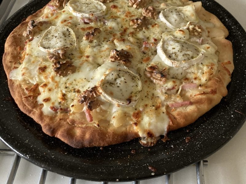Cliquez pour zoomer ! Pizza bacon, poires, gorgonzola et noix Thermomix par nini1733