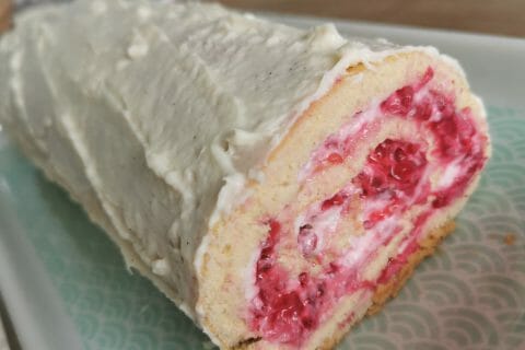 Cliquez pour zoomer ! Bûche de Noël framboises et chocolat blanc Thermomix par celinette313