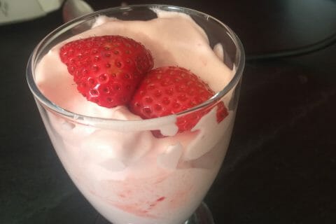 Cliquez pour zoomer ! Mousse de fraises au Thermomix