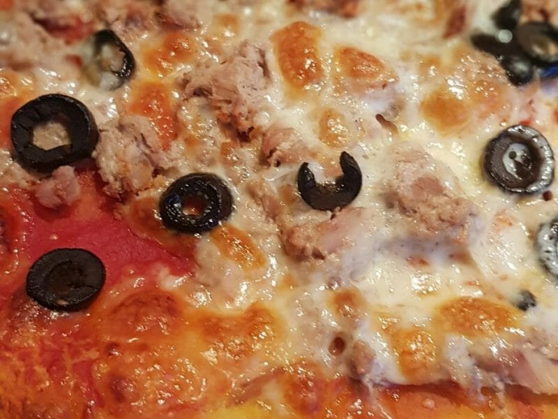 Cliquez pour zoomer ! Pizza au thon et aux olives Thermomix par isabelle_563
