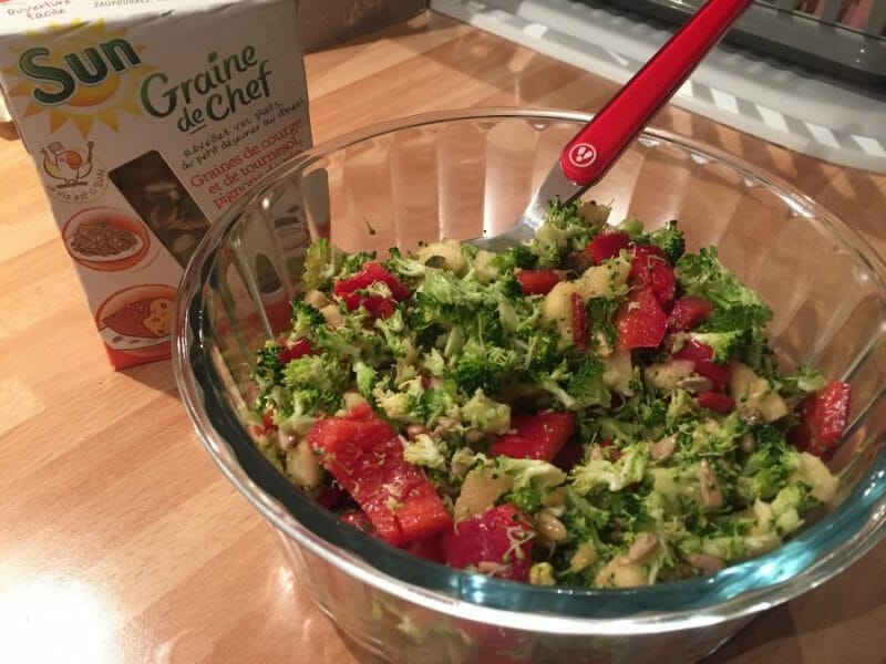 Cliquez pour zoomer ! Salade de brocolis Thermomix par Vanina33