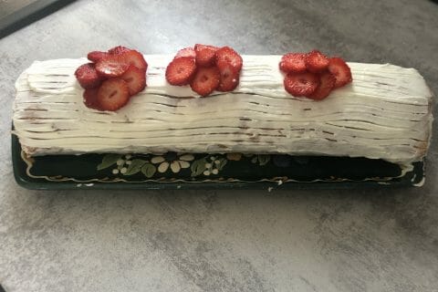 Cliquez pour zoomer ! Fraisier roulé Thermomix par lolo5113