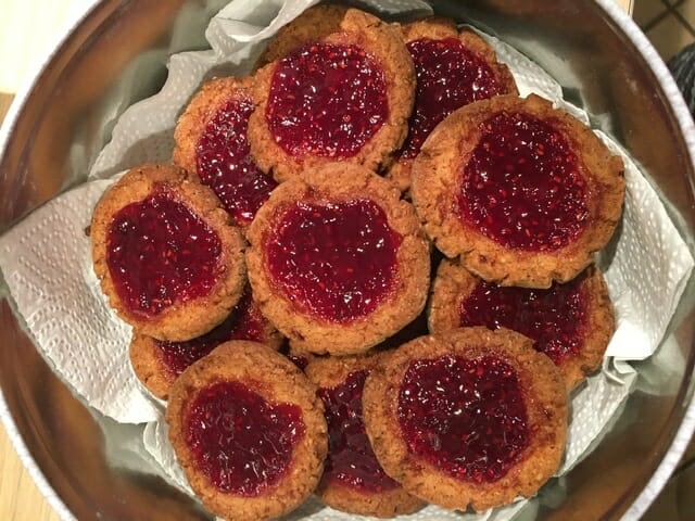 Cliquez pour zoomer ! Biscuits à la confiture – Jam drops Thermomix par Saboteuse