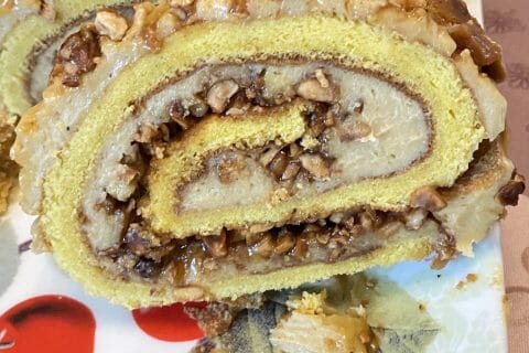 Cliquez pour zoomer ! Bûche pralinée aux éclats de noisettes caramélisés Thermomix par vivi64