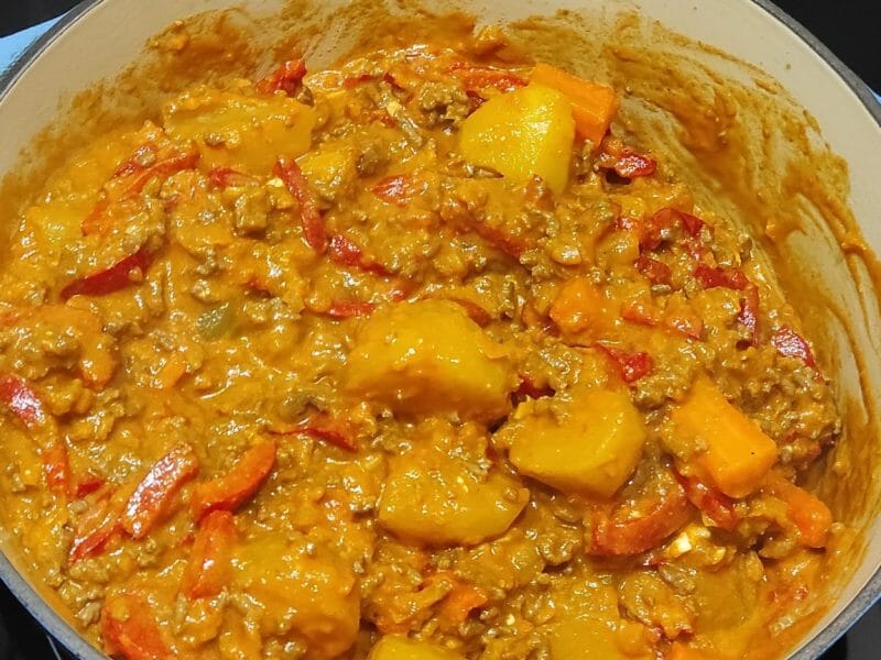 Cliquez pour zoomer ! Boeuf aux poivrons et pommes de terre Thermomix par sylvie_525